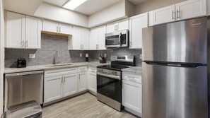 Fridge, dining tables - Landing | Beautiful 1BD, Gym (Las Vegas)