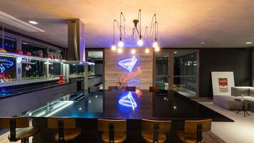 Bar (in der Unterkunft)