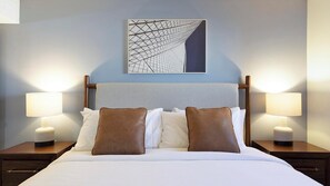 Desk, iron/ironing board, WiFi, bed sheets - Landing | Chic 1BD, Gym (Las Vegas)