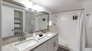 Bathroom - Landing | Chic 2BD, Clubhouse, Gym (Paradise)
