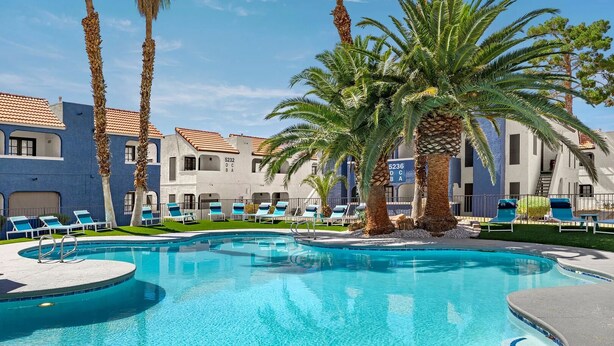 Unclassified image, 1 of 31, button - Landing | Stylish 2BD, Courtyard (Paradise)