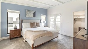 Desk, iron/ironing board, WiFi, bed sheets - Landing | Stunning 2BD, Clubhouse, Gym (Paradise)