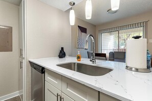 Interior - Landing | Amazing 1BD, Pool (Arlington)