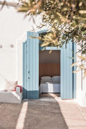 Property grounds - Wonderful countryhouse, 400 mt from beach, 6-8 guests, Puglia (Puglia)
