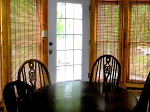 Dining - Pet-Friendly Yurt Getaway on the Shenandoah River in Luray, Virginia (Luray)