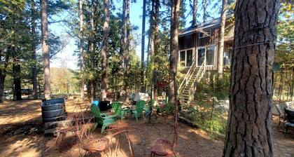 Magical Tree House Rental Nestled in the Woods on Farm Retreat near St. Louis, Missouri