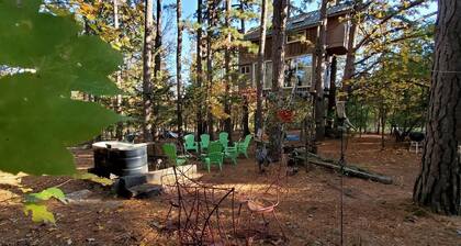 Magical Tree House Rental Nestled in the Woods on Farm Retreat near St. Louis, Missouri