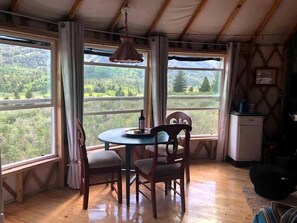Dining - Amazing Yurt in Idaho for Camping Near Caribou National Forest (Lava Hot Springs)