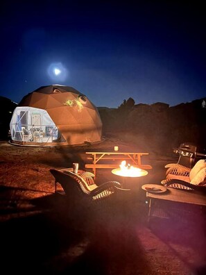 Terrace/patio - Sun and Moon Dome Retreat (Dewey)