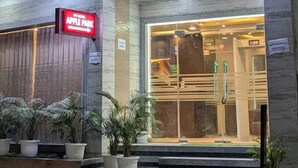 Unclassified image, 4 of 11, button - 99 Hotels Apple Park  Near Delhi Airport (New Delhi)