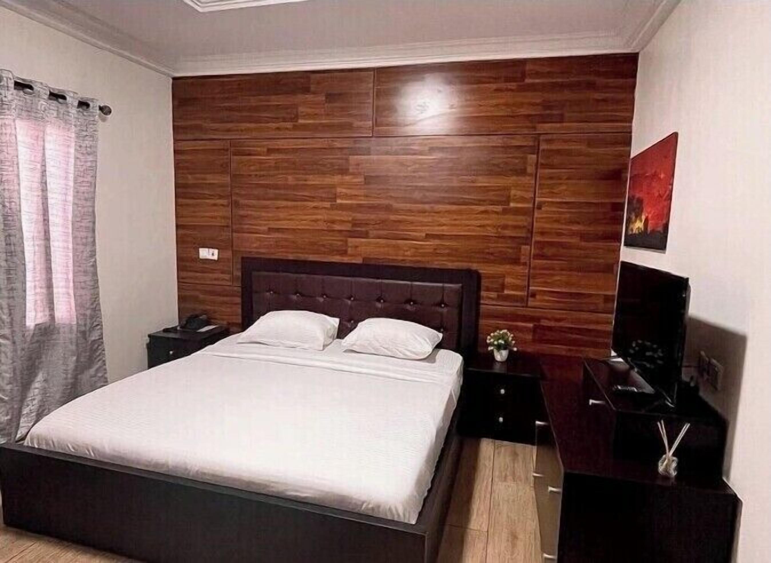 Classic Apartment, Patio, City View | Laptop workspace, free WiFi