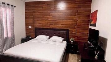 Classic Apartment, Patio, City View | Laptop workspace, free WiFi