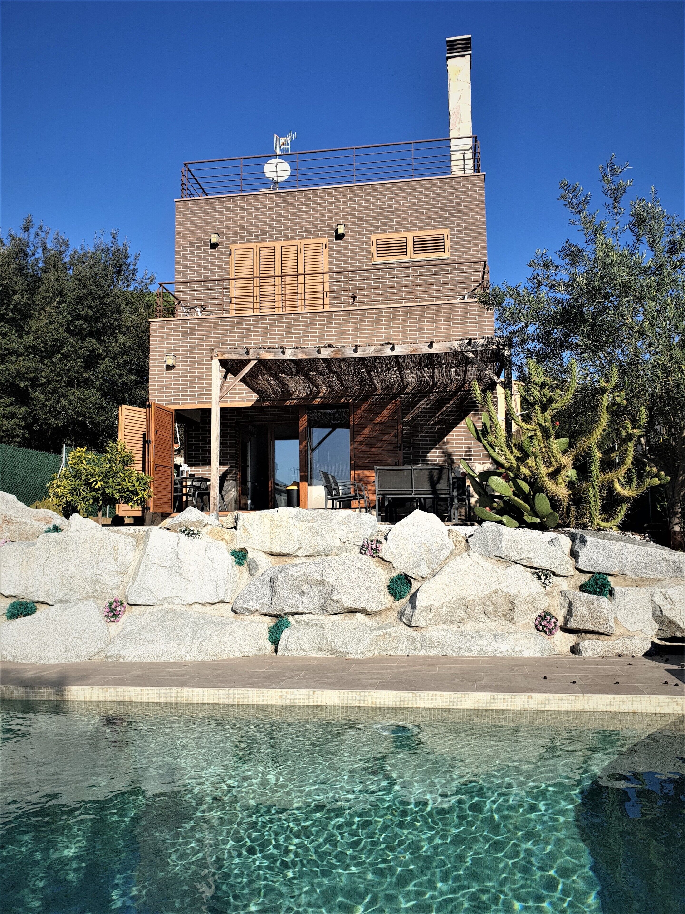 حمّام سباحة خارجي