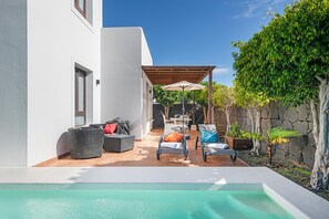 Terrace/patio - Vacation Villa 'Casa Lunnett' with Sea View, Private Pool and Wi-Fi (Playa Blanca)