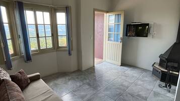 Classic Apartment, Mountain View | Living area