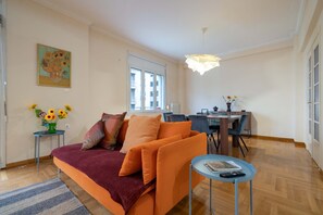 Living area - Blue Harmony 3BR • Heart of Athens by ΜΡS (Athina)