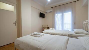 Iron/ironing board, internet, bed sheets