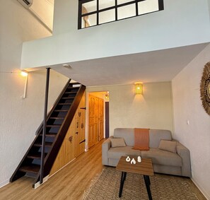 Interior - Amaretto apartment with nice marina views, just steps away from all amenities (Saint-François)