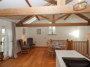 Cottage | Dining - Hilldown Granary (Crediton)