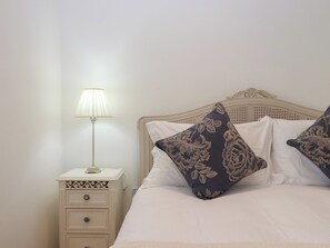 Cottage | 2 bedrooms, individually decorated, individually furnished, free WiFi - Hilldown Cott (Crediton)