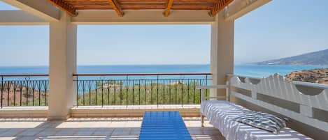 Maison, 3 chambres, fumeur, piscine privée | Balcon