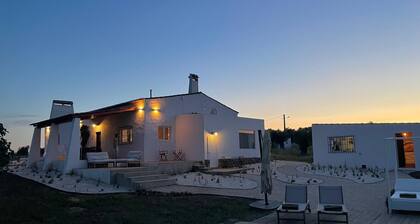 Monte Barriga: Cozy Retreat with Private Pool and Air Conditioning