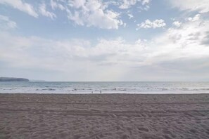 On the beach - Beachfront Casa Cres | 6BR Luxury Villa with Private Pools, BBQ & Tennis (El Roble)