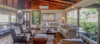 Casa Cres, Beachfront, Private Pools, Tennis and AC!