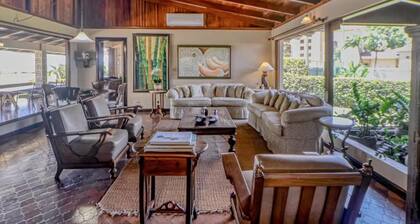 Casa Cres, Beachfront, Private Pools, Tennis and AC!