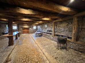 Spa - 18th century farmhouse in the foothills of the Lévezou mountains (Séverac d'Aveyron)