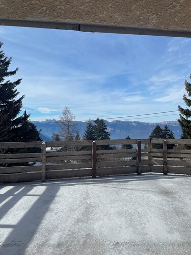 GITE 36 BEDROOMS IN THE MOUNTAIN, at the foot of the ski slopes, close to all amenities