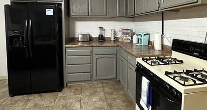 “Guest House with Private Jacuzzi & King Suite”