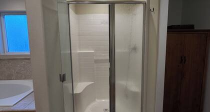 “Guest House with Private Jacuzzi & King Suite”