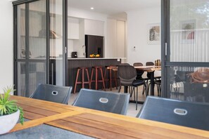 Dining - Luxury Oasis- Modern coastal escape near Fremantle (Coolbellup)