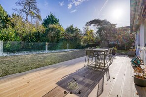 屋外ダイニングエリア