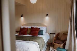 Free WiFi, bed sheets - Dune House - Free parking, EV charger, Beach  - Pass the Keys (Camber)
