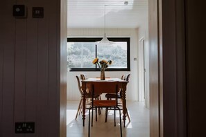 Dining - Dune House - Free parking, EV charger, Beach  - Pass the Keys (Camber)