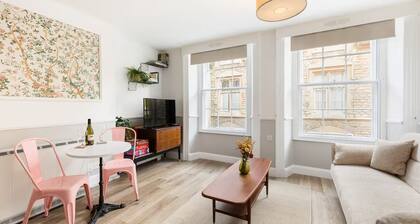 The Nook above the Bookshop - Pass the Keys