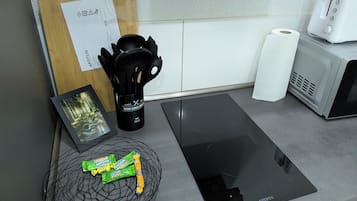 Frigorifero, forno, macchina per tè/caffè, tostapane