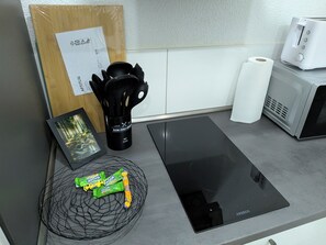 Frigorifero, forno, macchina per tè/caffè, tostapane