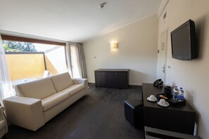 Suite | In-room safe, desk, laptop workspace, free WiFi - Hotel La Dimora del Baco (L'Aquila)