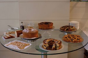 Gratis morgenmadsbuffet hver dag