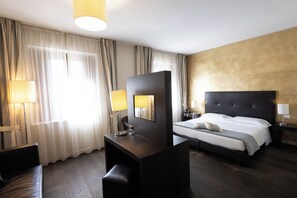 Double Room | In-room safe, desk, laptop workspace, free WiFi - Hotel La Dimora del Baco (L'Aquila)