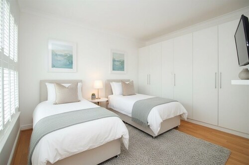 5 Bedroom 8 Bed house in Bluewater Kent