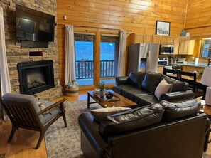 Smart TV, chimenea y videojuegos 