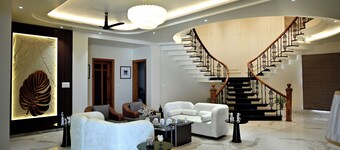 Florentino The Luxury Villa