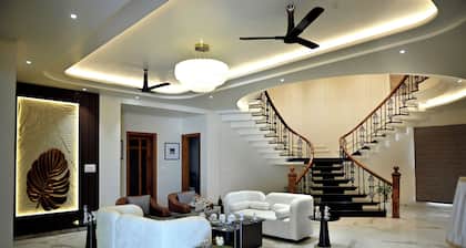 Florentino The Luxury Villa