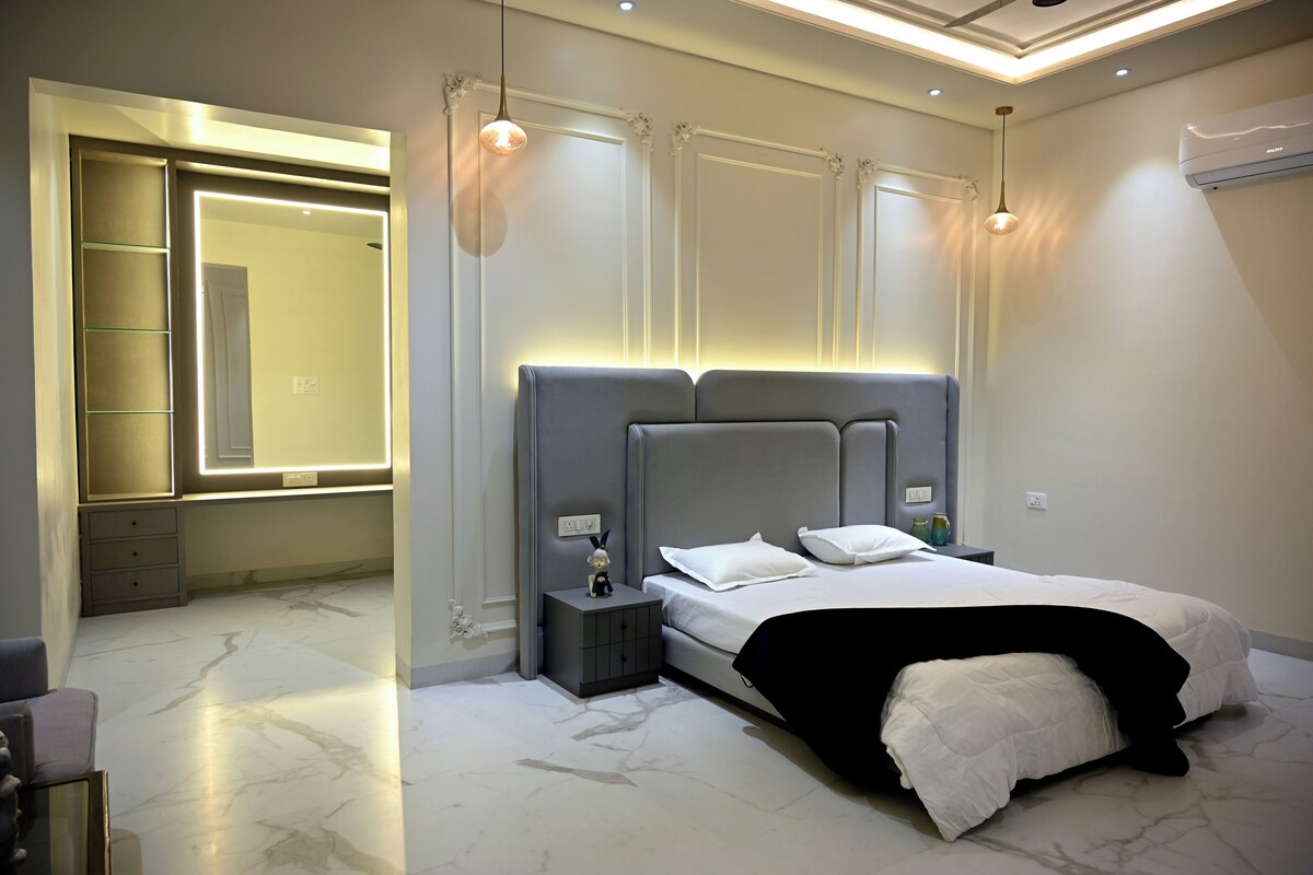 ห้องรอยัลสวีท (Adelaide ( balcony)) | มินิบาร์, โต๊ะทำงาน, เตารีด/โต๊ะรีดผ้า, Wi-Fi ฟรี