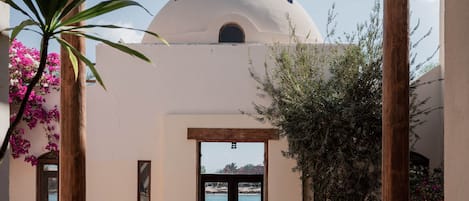 屋外ダイニングエリア