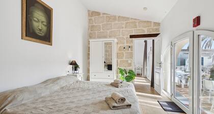 House - Sleeps 10 to 34 - Heated Pool - Parking